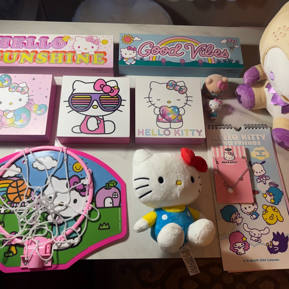 Hello Kitty Plush bundle - Picture 3 of 4